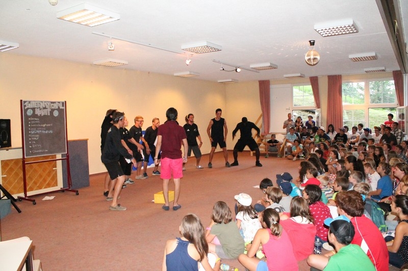 Village Camps International Summer Camp Leysin, Switzerland 2025-08-09 https://www.villagecamps.com/journals_admin/images/700-19-intl night (177).jpg